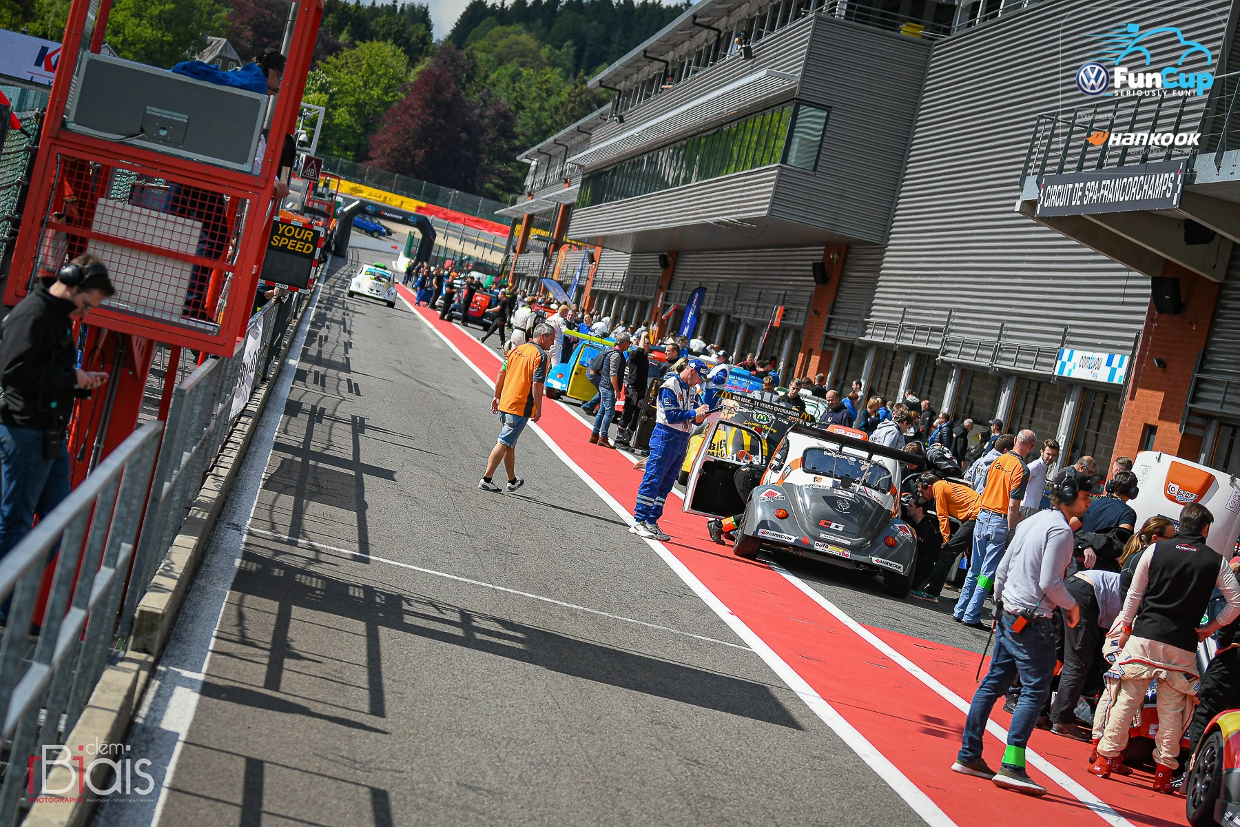 image 1 - Discover your spot in the 25 Hours' pitlane!