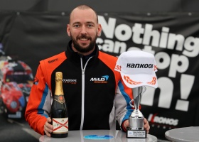 Tristan Földesi winnaar van de Hankook Qualifying Trophy in Mettet